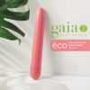 Bala vibradora Gaia en bioplástico Biofeel y silicona médica, diseño alargado de 18 cm, color rosa, impermeable y sostenible – Athenea Studios – ideal para estimulación profunda y uso en pareja, disponible en Bogotá, Medellín, Cali y toda Colombia