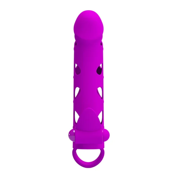Funda vibradora para pene Pretty Love en silicona magenta, con bala vibradora extraíble y estimulador de clítoris – Athenea Studios Sex Shop – extensor de pene para placer en pareja, disponible en Bogotá y toda Colombia.