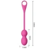 Huevo vibrador Elvira App color rosa en silicona líquida, 12 funciones y control a distancia – Athenea Studios Sex Shop – para entrenamiento Kegel y juego en pareja, disponible en Bogotá, Medellín y toda Colombia.