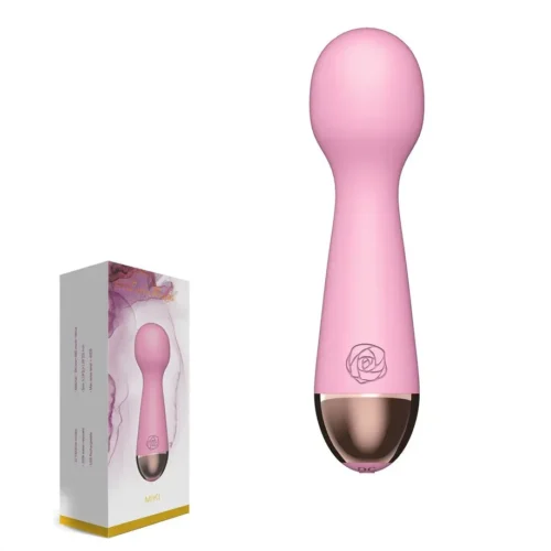mini-vibrador-wand-miki-doble-motor-sumergible-athenea-studios-juguetes-sexuales (2) Mini vibrador wand Miki en silicona con doble motor y 10 modos de vibración – Athenea Studios Sex Shop – juguete sumergible y recargable para clítoris, disponible en varios colores para envío a toda Colombia.