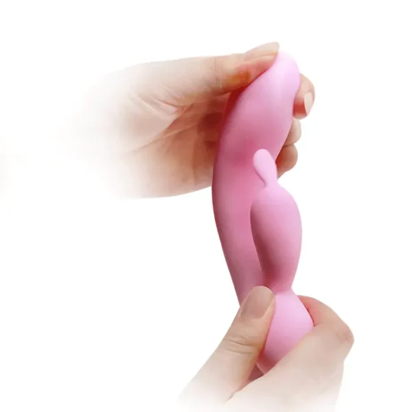 Vibrador Rabbit Hugo de Pretty Love en silicona híper suave color rosa, 12 funciones y 100% sumergible – Athenea Studios Sex Shop – juguete flexible para placer dual, disponible en Bogotá, Medellín y toda Colombia