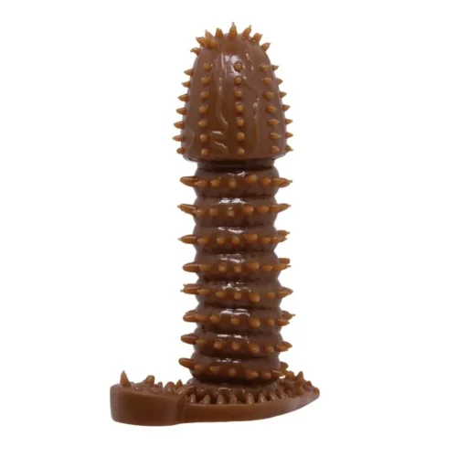 Funda para pene Wolftooth color piel con textura acanalada intensa – Athenea Studios Sex Shop – extensor de pene realista de TPR para engrosamiento y placer, disponible en Cali, medellin, Bogotá y toda Colombia